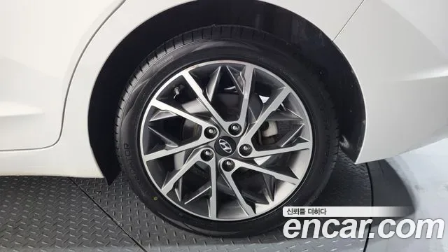Hyundai Avante AD, миниатюра 8