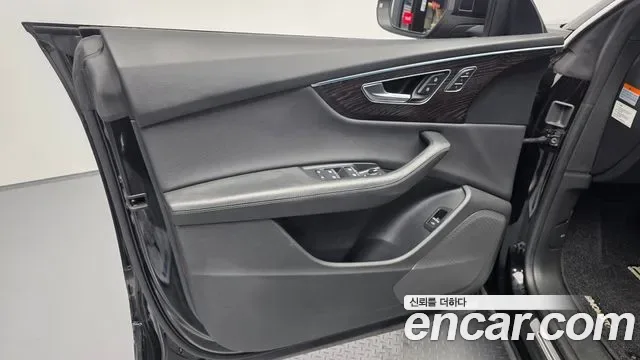Audi Q8 45 TDI Premium, миниатюра 7