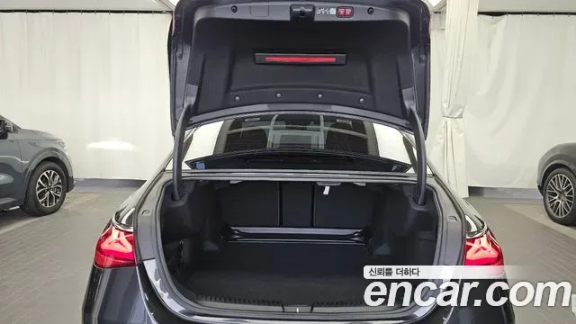 Mercedes-Benz E-Class E300 4MATIC, миниатюра 19