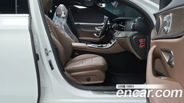 Mercedes-Benz E-Class E250, миниатюра 5