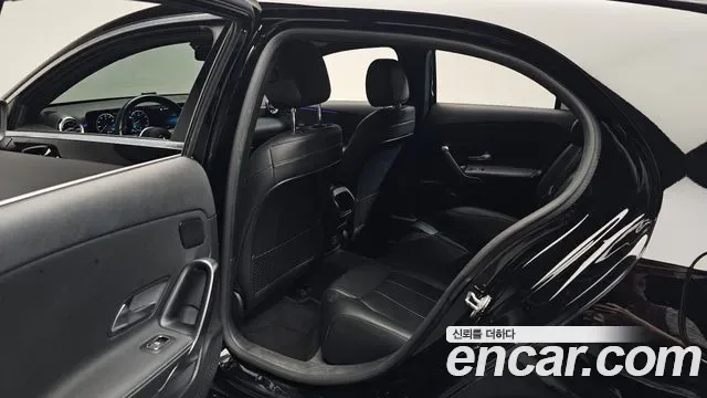 Mercedes-Benz A-Class A220, миниатюра 2