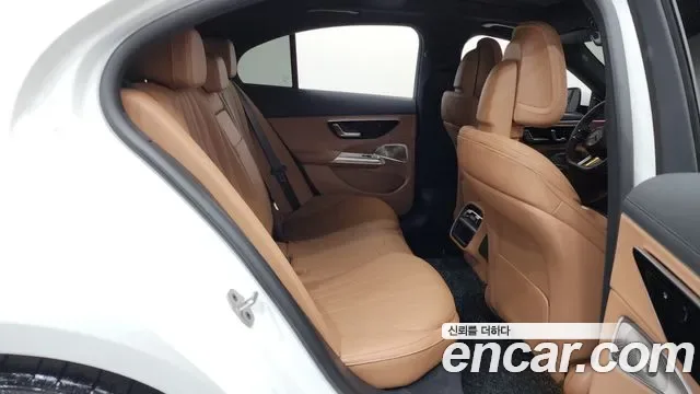 Mercedes-Benz E-Class E300 4MATIC AMG Line, миниатюра 7