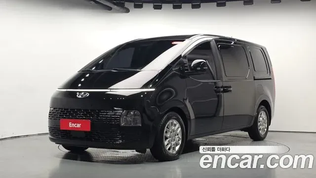 Hyundai Staria 3 мест Modern