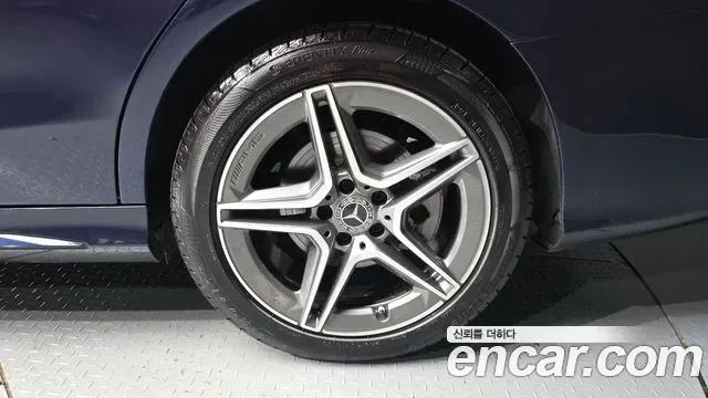 Mercedes-Benz C-Class C300e 4MATIC AMG Line, миниатюра 28