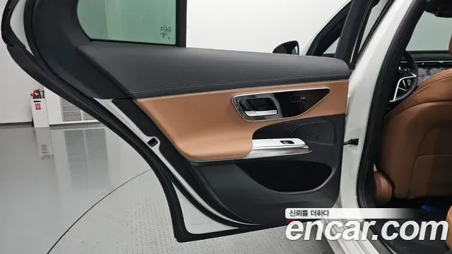 Mercedes-Benz E-Class E200, миниатюра 14