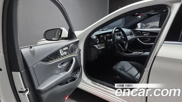 Mercedes-Benz E-Class E250, миниатюра 28