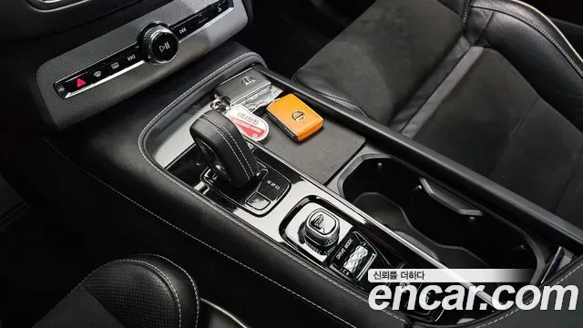 Volvo XC90 T8 R- гибрид, миниатюра 16