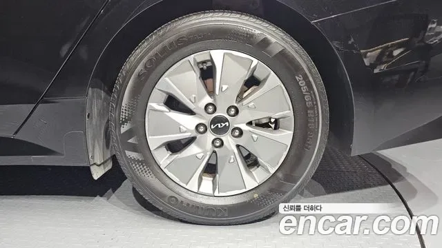 Kia K5 гибрид III Signature, миниатюра 2