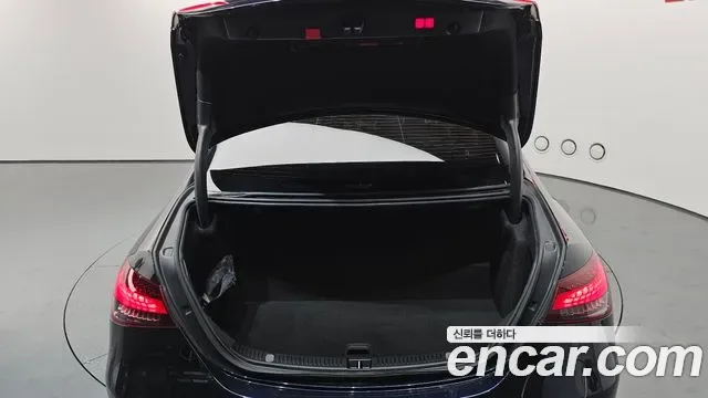 Mercedes-Benz E-Class E300e 4MATIC, миниатюра 3