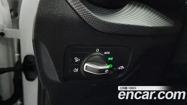 Audi Q2 35 TDI Premium, миниатюра 3