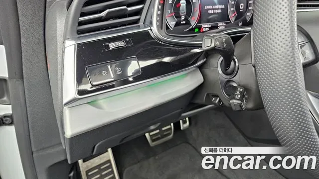 Audi Q8 55 TFSI Premium, миниатюра 4
