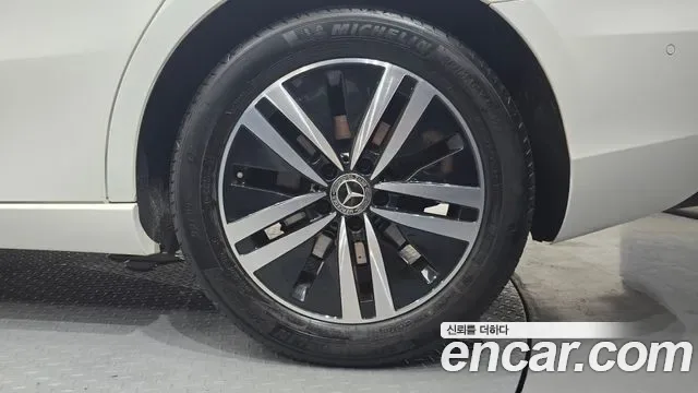 Mercedes-Benz A-Class A220, миниатюра 4