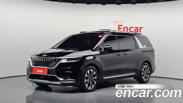 Kia Carnival бензин 9 мест Signature
