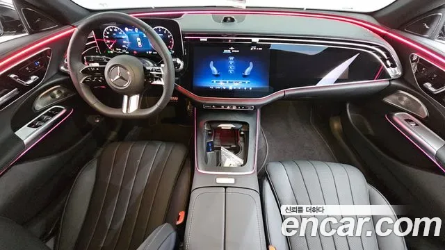 Mercedes-Benz E-Class E300 4MATIC AMG Line, миниатюра 2