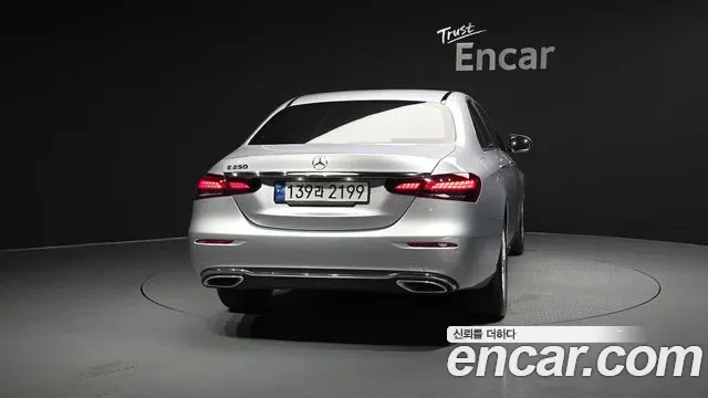 Mercedes-Benz E-Class E250, миниатюра 10