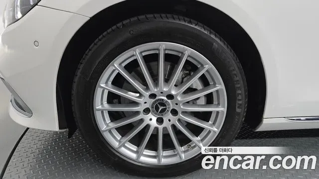 Mercedes-Benz E-Class E250, миниатюра 10