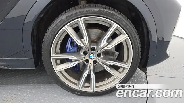 BMW X6 M50i, миниатюра 23