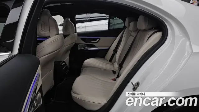 Mercedes-Benz E-Class E300 4MATIC AMG Line, миниатюра 10