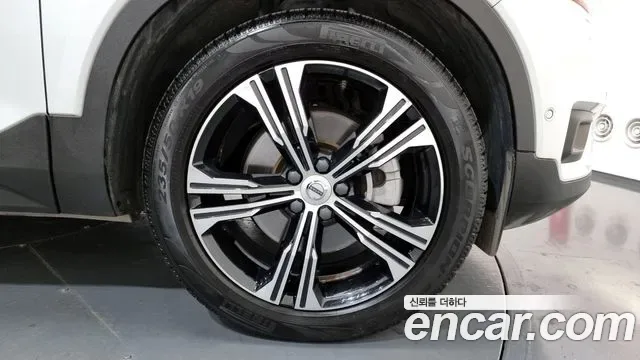 Volvo XC40 B4, миниатюра 5