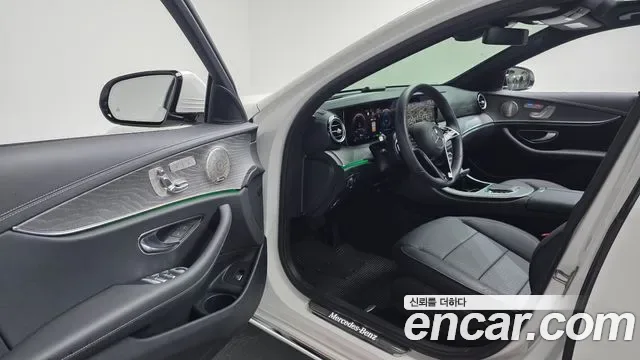 Mercedes-Benz E-Class E350 4MATIC, миниатюра 4