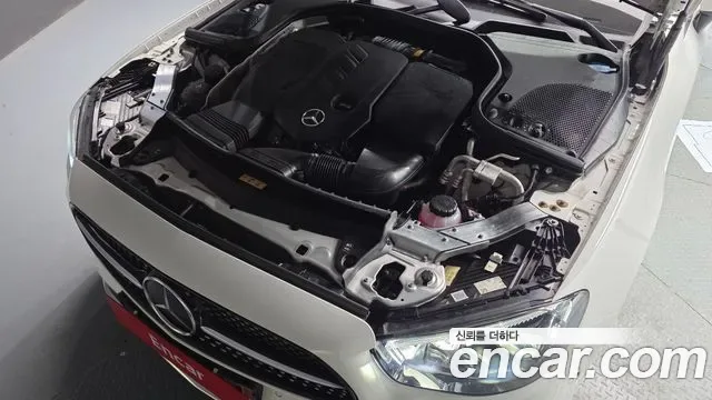 Mercedes-Benz E-Class E300d 4MATIC, миниатюра 10