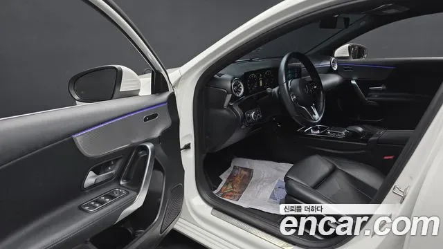 Mercedes-Benz A-Class A220, миниатюра 13