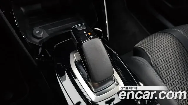 Peugeot E-2008 EV GT, миниатюра 14