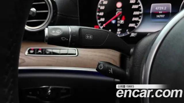 Mercedes-Benz E-Class E300 4MATIC, миниатюра 30