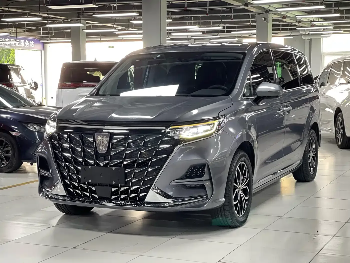 Roewe iMAX8 EV