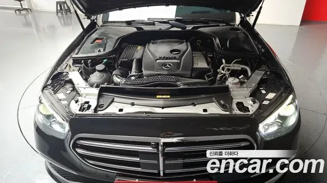 Mercedes-Benz E-Class E300e 4MATIC, миниатюра 11