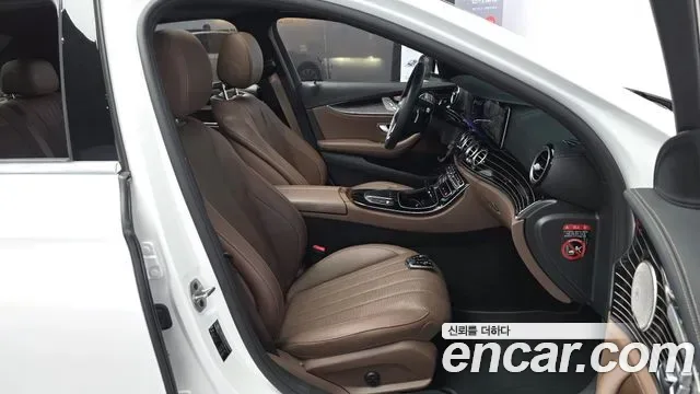 Mercedes-Benz E-Class E450 4MATIC, миниатюра 10
