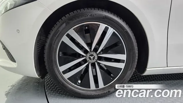Mercedes-Benz A-Class A220, миниатюра 13
