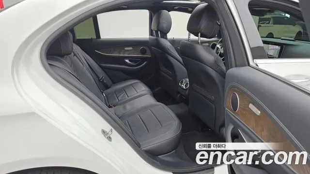 Mercedes-Benz E-Class E250, миниатюра 13