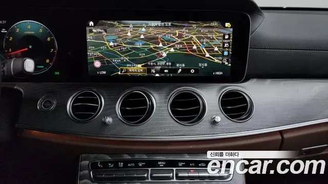 Mercedes-Benz E-Class E350 4MATIC, миниатюра 3