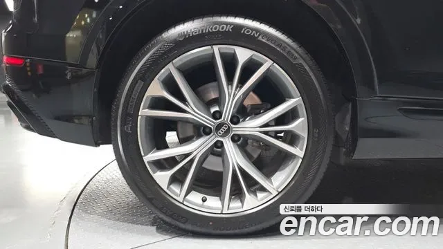 Audi Q8 55 TFSI Premium, миниатюра 5