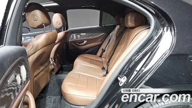 Mercedes-Benz E-Class E350 4MATIC, миниатюра 8