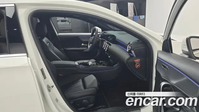 Mercedes-Benz A-Class A220, миниатюра 12