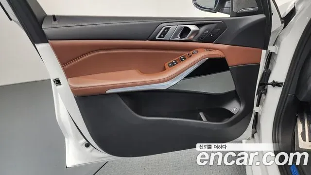 BMW X5 xDrive 45e M, миниатюра 10