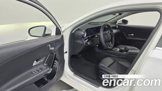 Mercedes-Benz A-Class A250 4MATIC, миниатюра 6