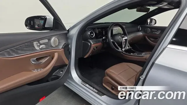 Mercedes-Benz E-Class E350 4MATIC, миниатюра 9