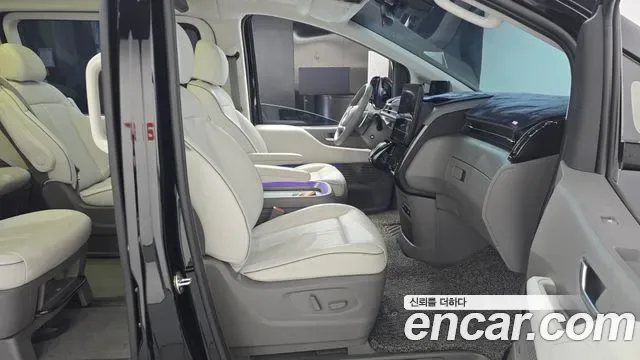 Hyundai Staria 4WD Lounge 9 мест, миниатюра 2
