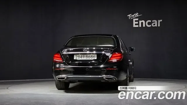 Mercedes-Benz E-Class E450 4MATIC, миниатюра 10