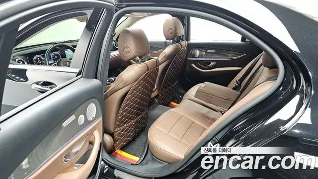 Mercedes-Benz E-Class E300 4MATIC AMG Line, миниатюра 19