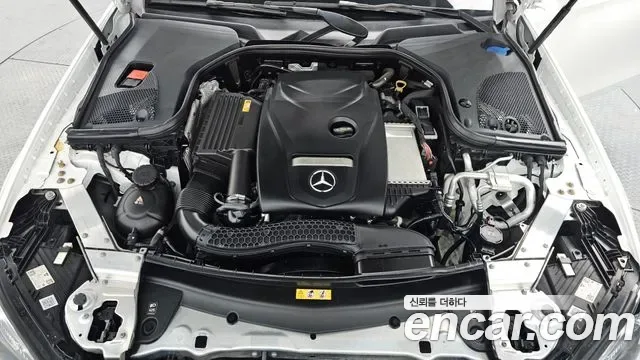 Mercedes-Benz E-Class E250, миниатюра 15
