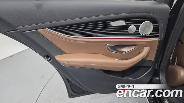 Mercedes-Benz E-Class E450 4MATIC, миниатюра 12