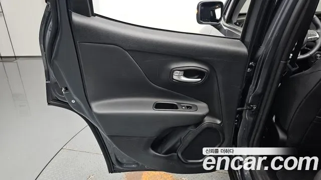 Jeep Renegade, миниатюра 10