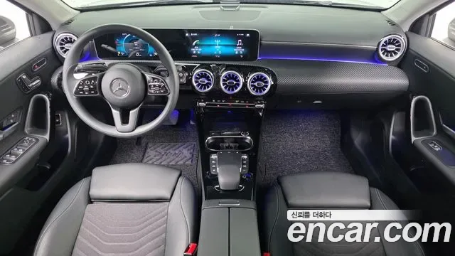 Mercedes-Benz A-Class A220, миниатюра 13