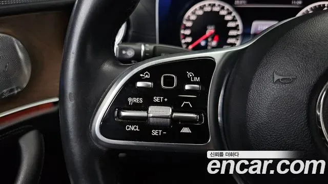 Mercedes-Benz E-Class E300 4MATIC, миниатюра 24