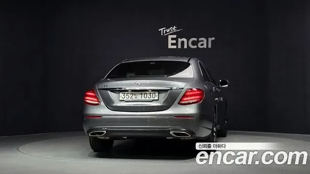 Mercedes-Benz E-Class E250, миниатюра 26