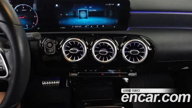 Mercedes-Benz A-Class A200d, миниатюра 25